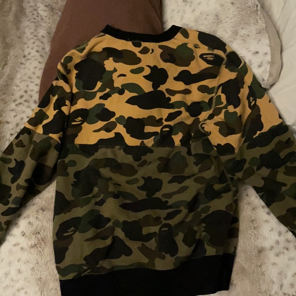 A Bathing Ape college crew neck sweater, GREAT condition! - Picture 5 of 6